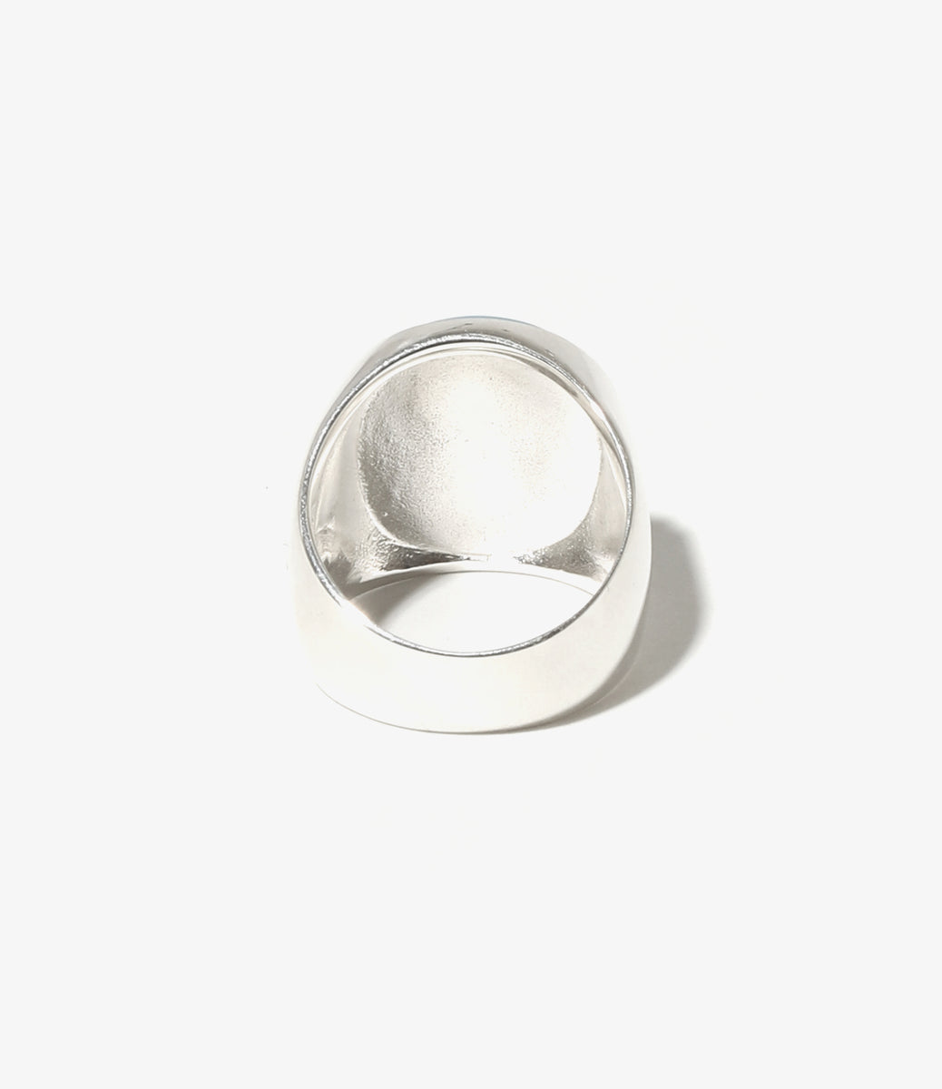 Signet Ring - Onyx – NEPENTHES ONLINE STORE