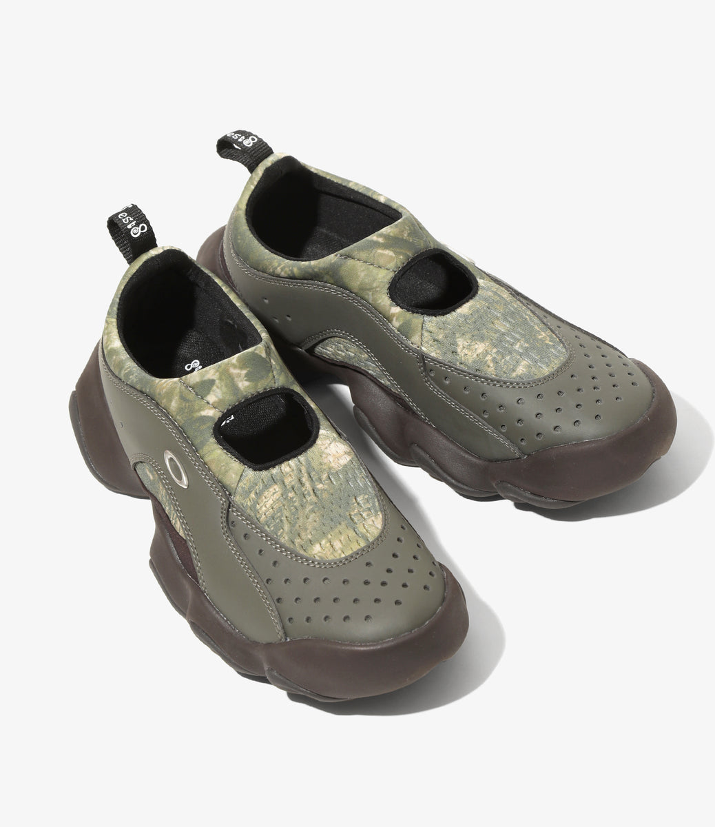 SOUTH2 WEST8 x OAKLEY FACTORY TEAM Flesh Sandal – NEPENTHES