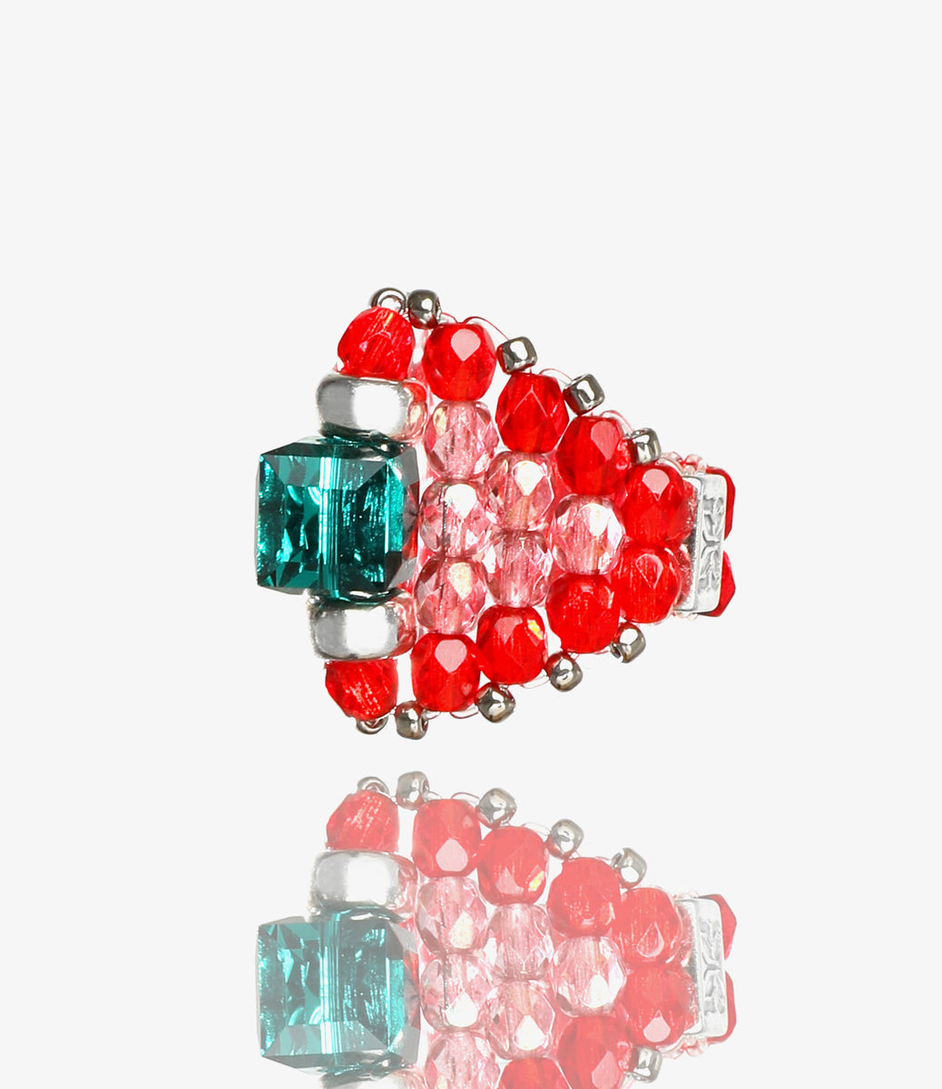 NEEDLES〉x〈TIE A KNOT〉Square Crystal Beads Ring – NEPENTHES