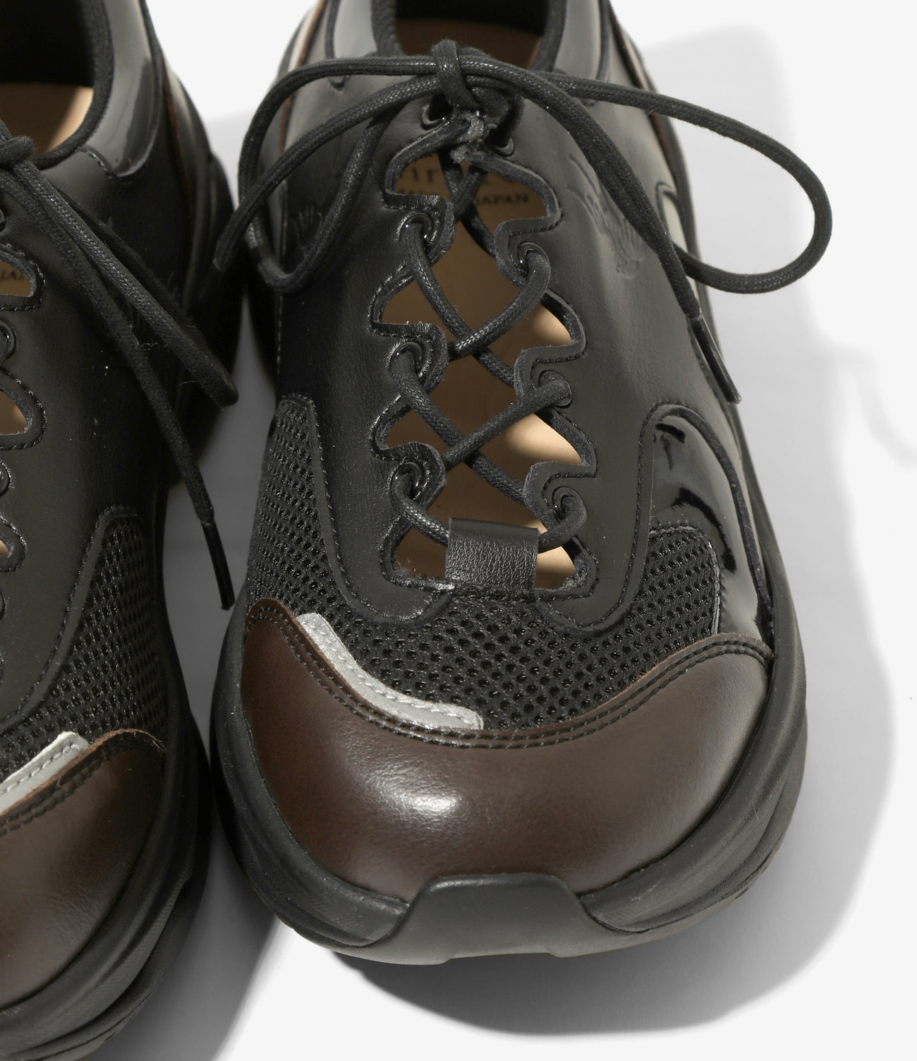 Gillie Sneakers