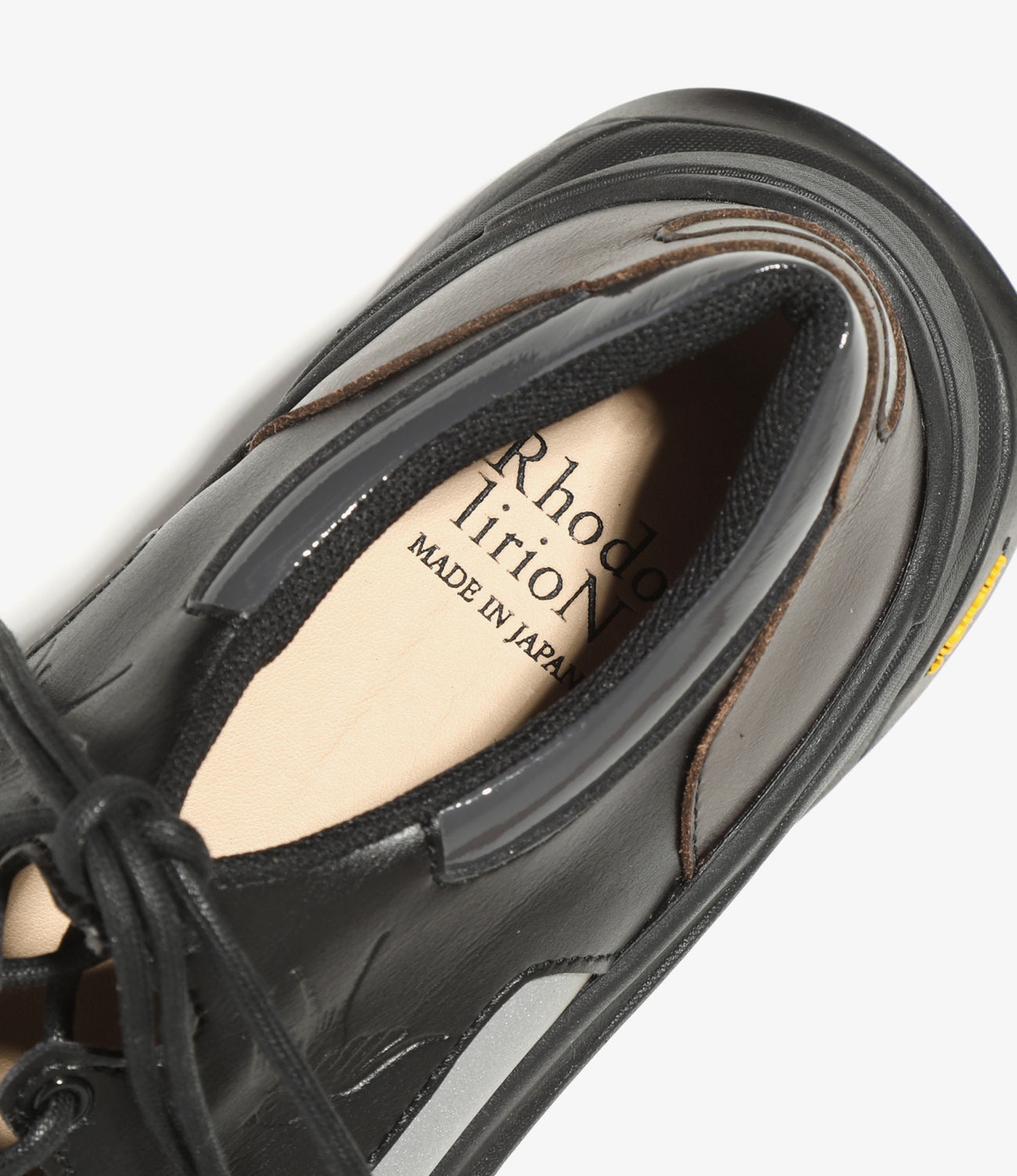 Gillie Sneakers