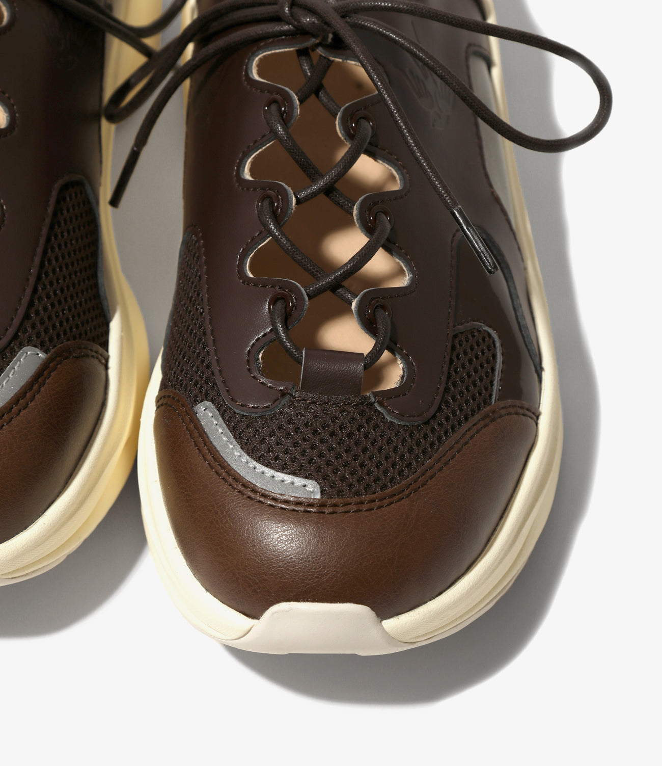 Gillie Sneakers