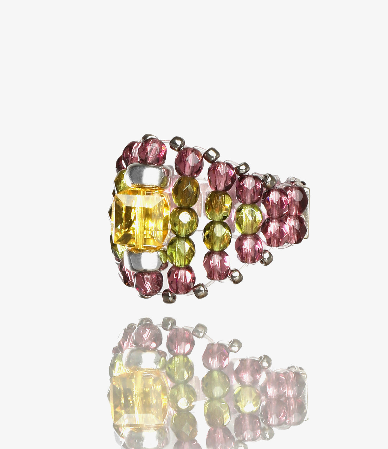 〈NEEDLES〉x〈TIE A KNOT〉Square Crystal Beads Ring