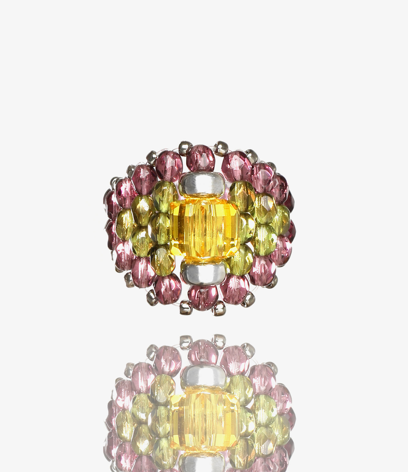 〈NEEDLES〉x〈TIE A KNOT〉Square Crystal Beads Ring