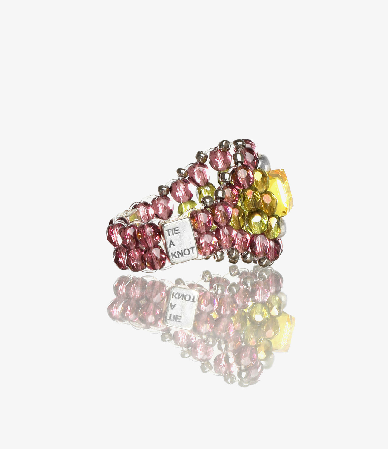 〈NEEDLES〉x〈TIE A KNOT〉Square Crystal Beads Ring