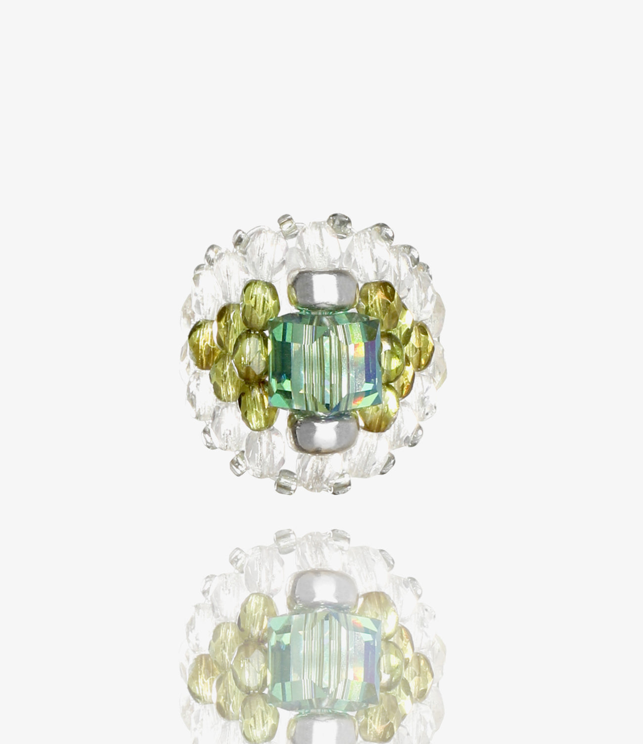 〈NEEDLES〉x〈TIE A KNOT〉Square Crystal Beads Ring