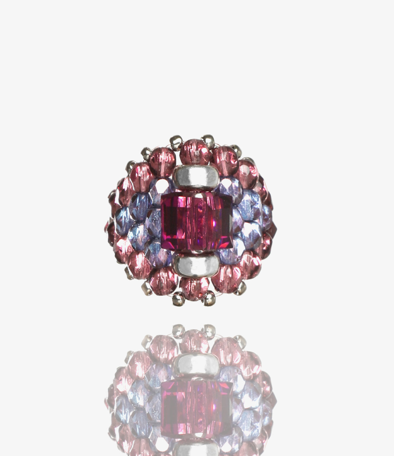 〈NEEDLES〉x〈TIE A KNOT〉Square Crystal Beads Ring