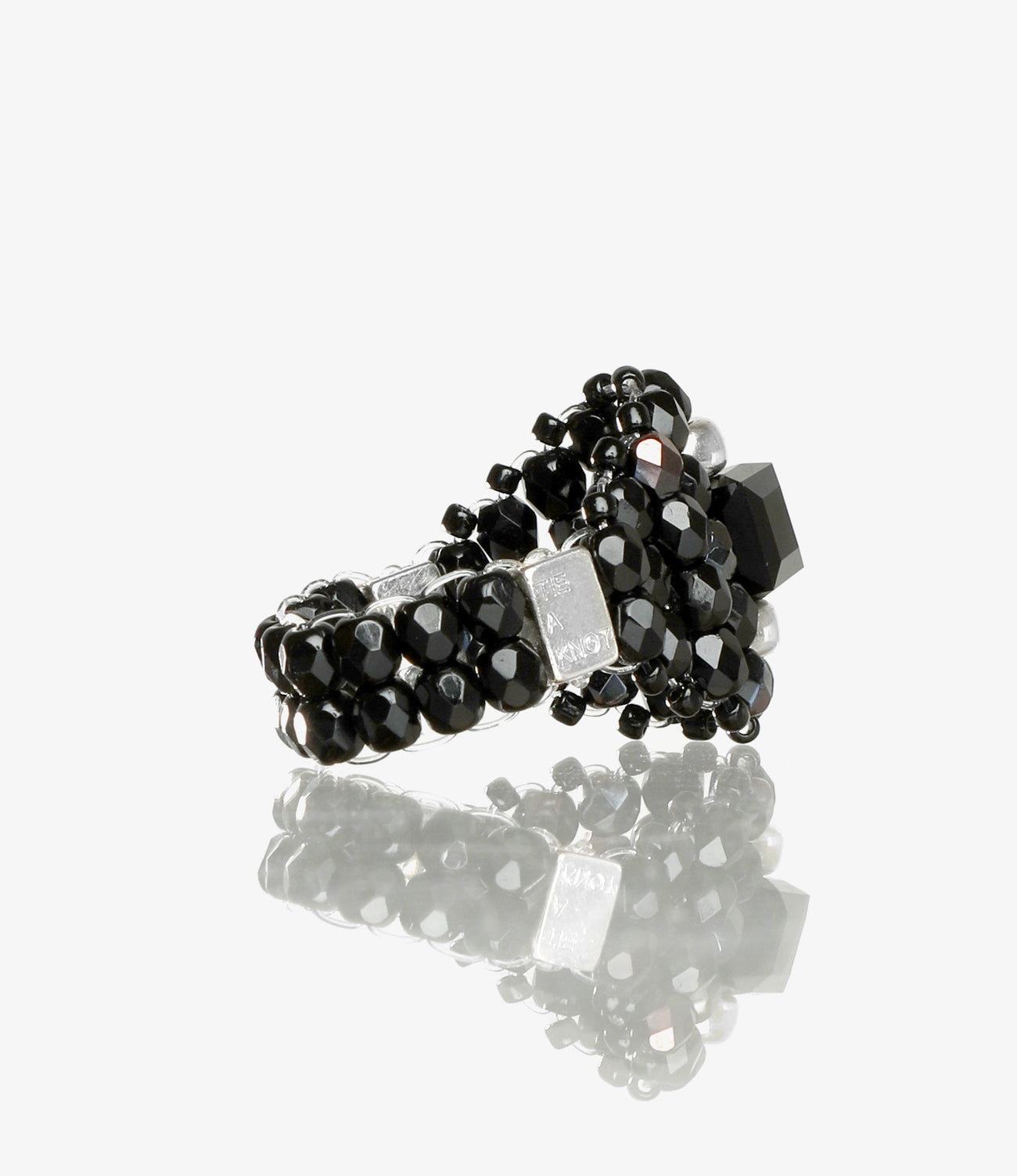 〈NEEDLES〉x〈TIE A KNOT〉Square Crystal Beads Ring