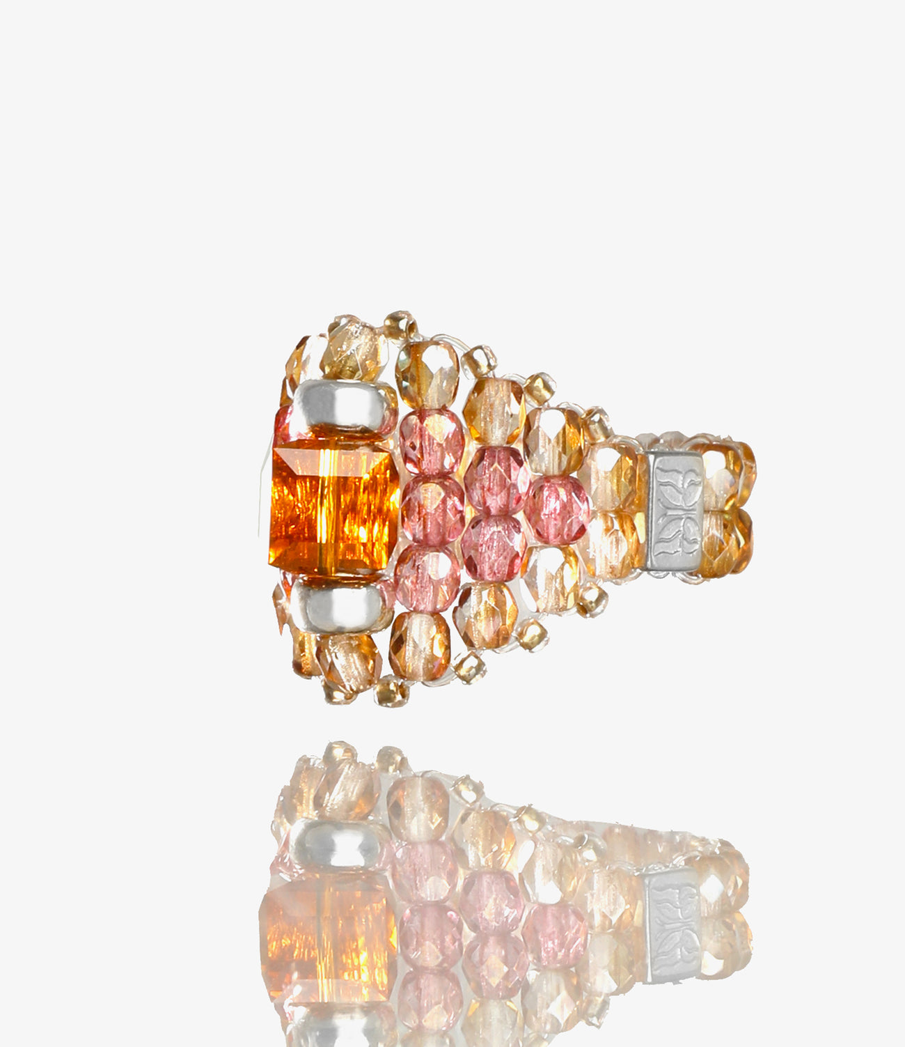 〈NEEDLES〉x〈TIE A KNOT〉Square Crystal Beads Ring