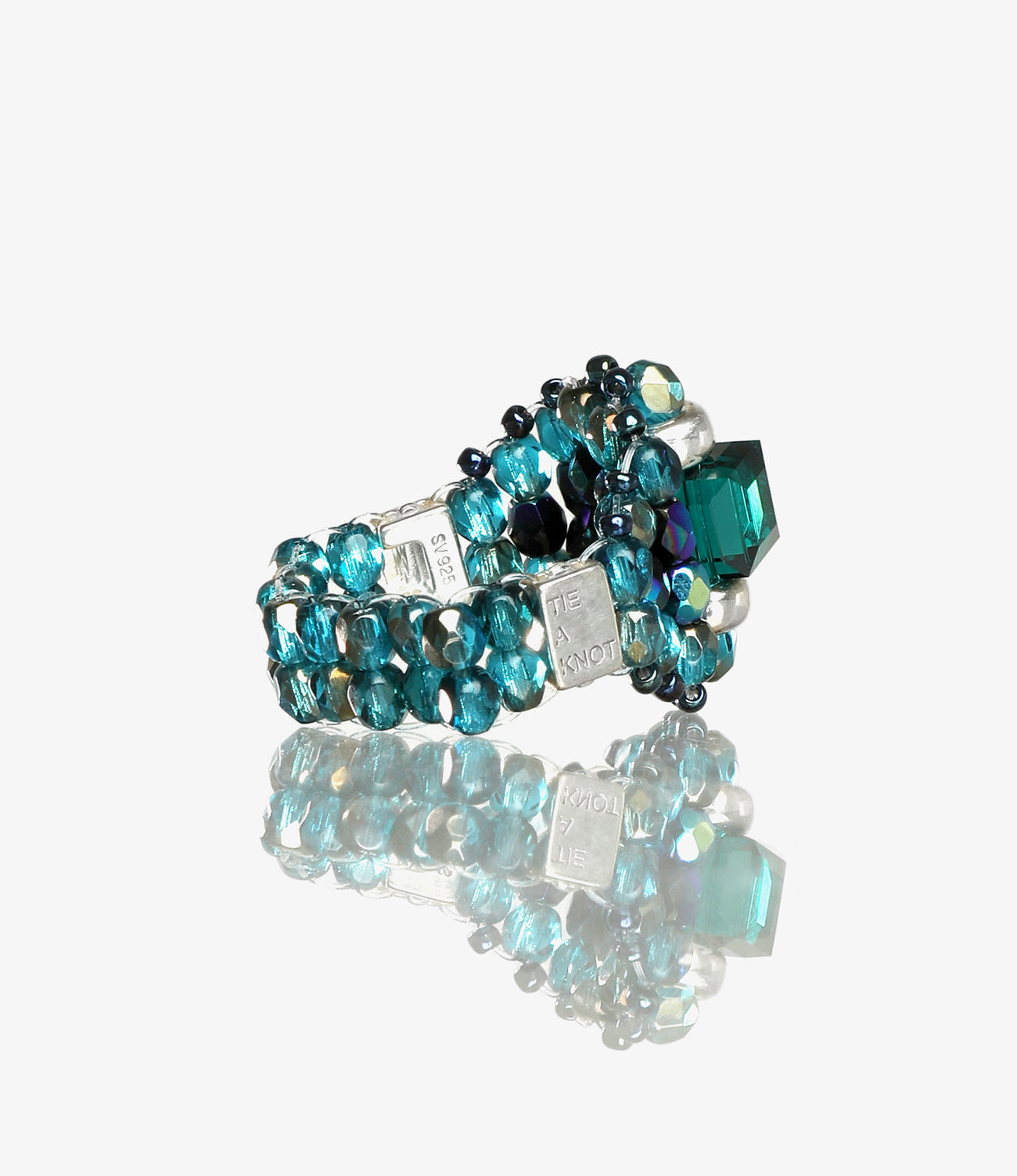 〈NEEDLES〉x〈TIE A KNOT〉Square Crystal Beads Ring
