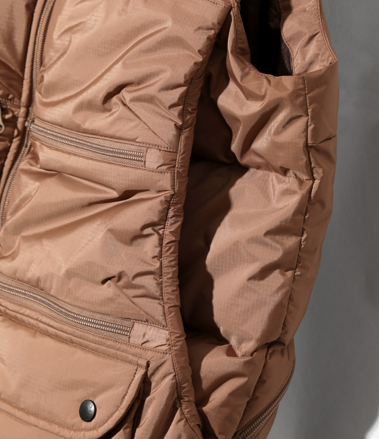 〈SOUTH2 WEST8〉x 〈NANGA〉Fishing Down Vest